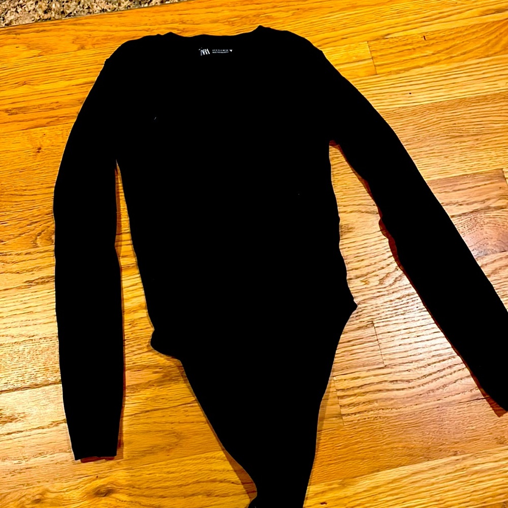 Black Zara bodysuit long sleeves size small